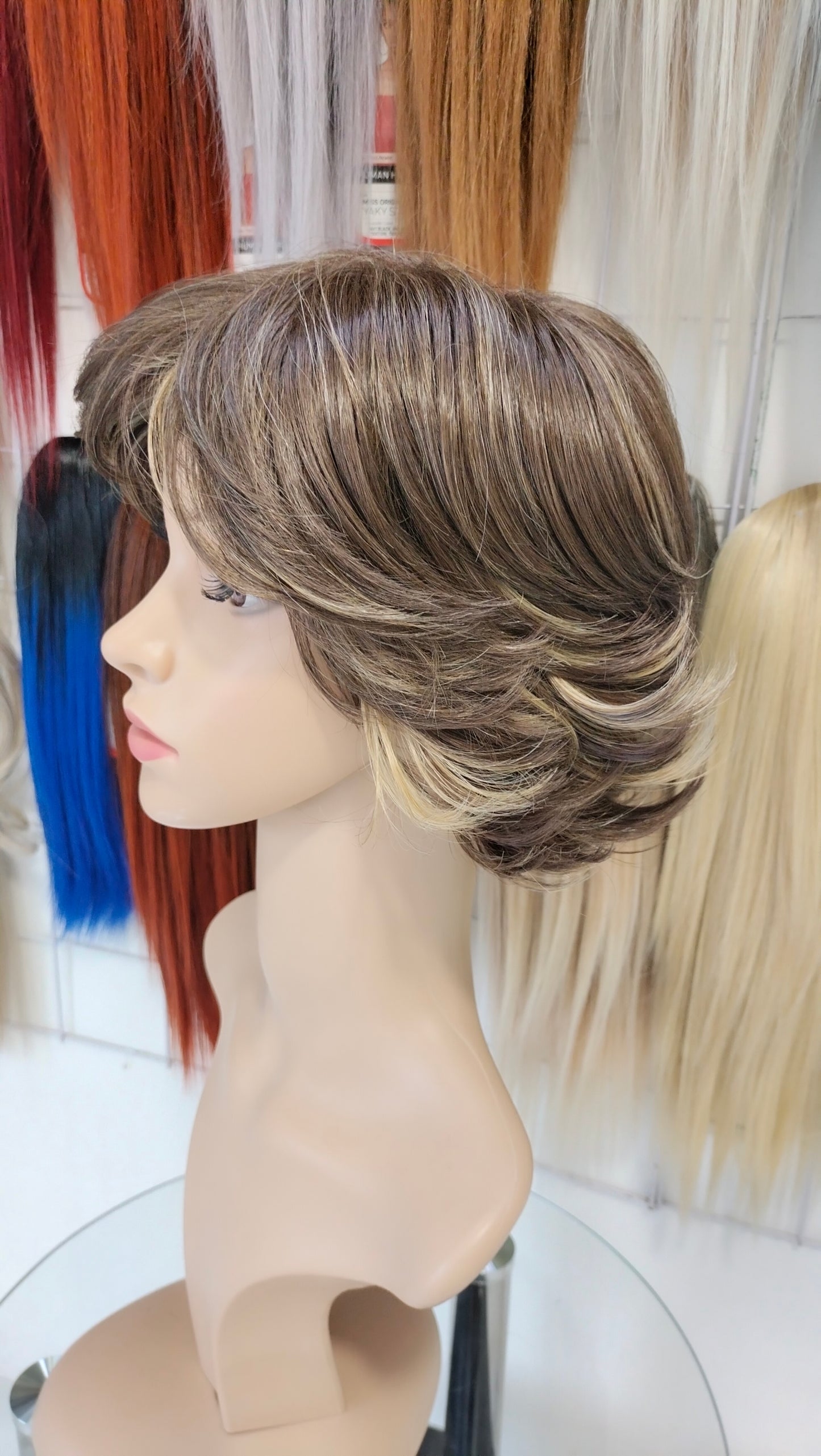 Peluca modelo Mónica