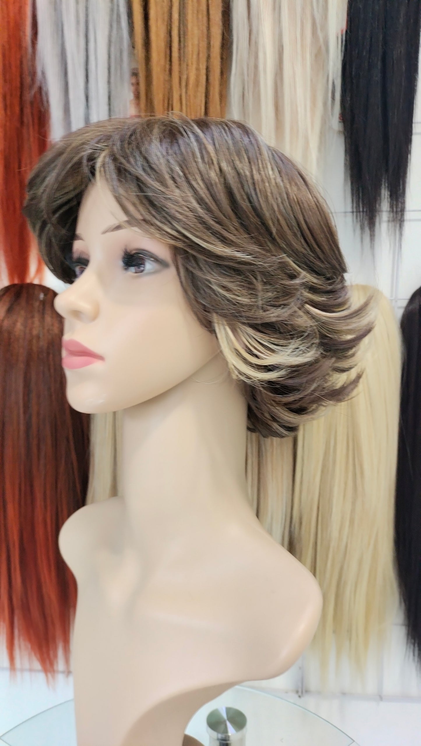 Peluca modelo Mónica